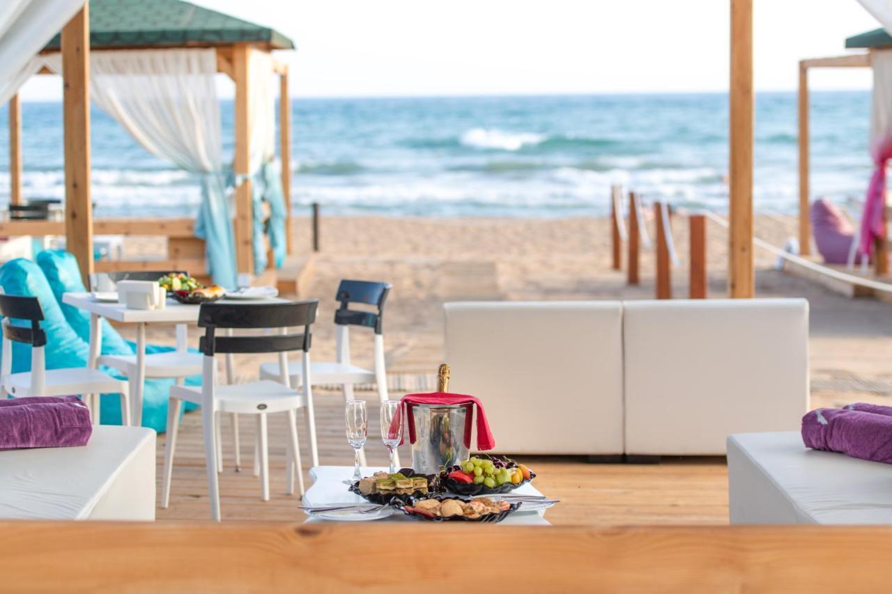 카멜리아 K 클럽 앤 아쿠아 - 울트라 올 인클루시브 - 키즈 컨셉 시데 외부 사진 Beach bar